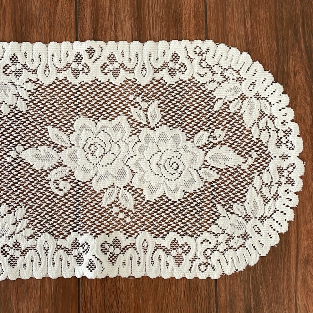 Table Runner - Picture 4 of 5